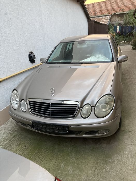 Mercedes e class w211