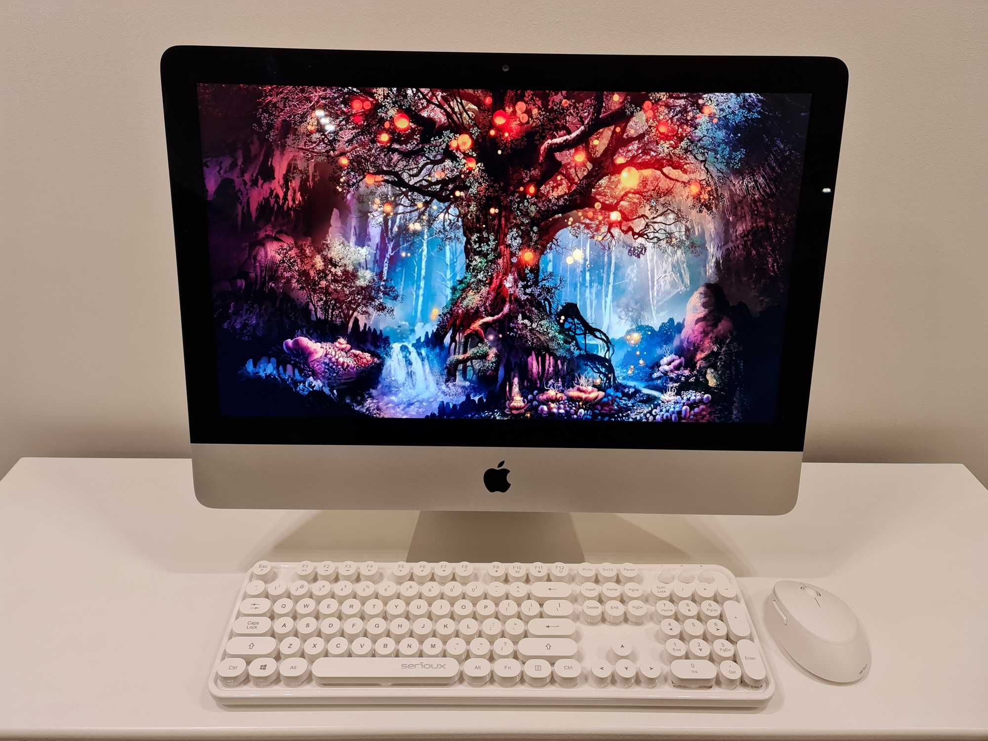 Sistem iMac 21,5", Intel core i5 quad core, video nvidia, stocare 1TB