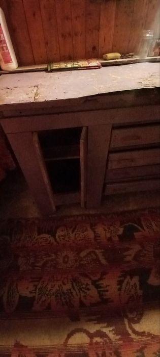 Работен шкаф: Дължина. 1.26см. ширина 55см височина68см.