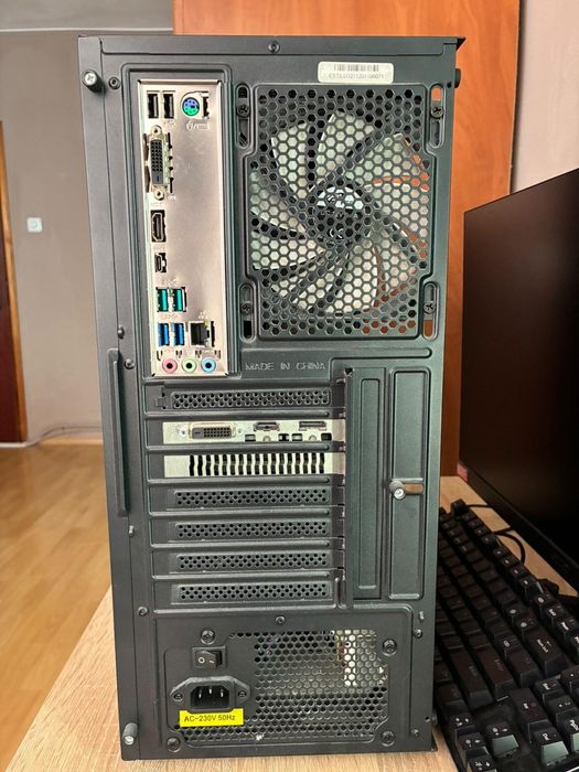 Гейминг компютър RGB