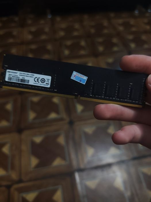 Оперативная память 4 Гб 2400/2666 гц DDR4
