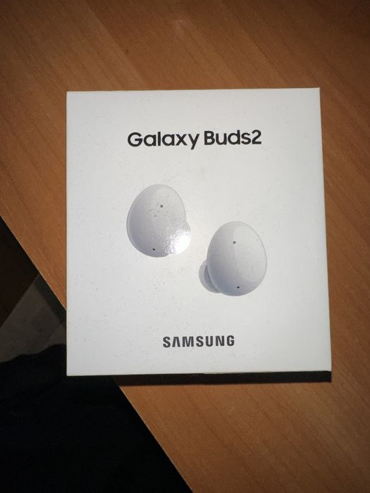 Продавам слушалки Samsung Buds 2