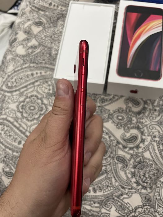 Iphone se 2021 im stare foarte buna viata la baterie 80%