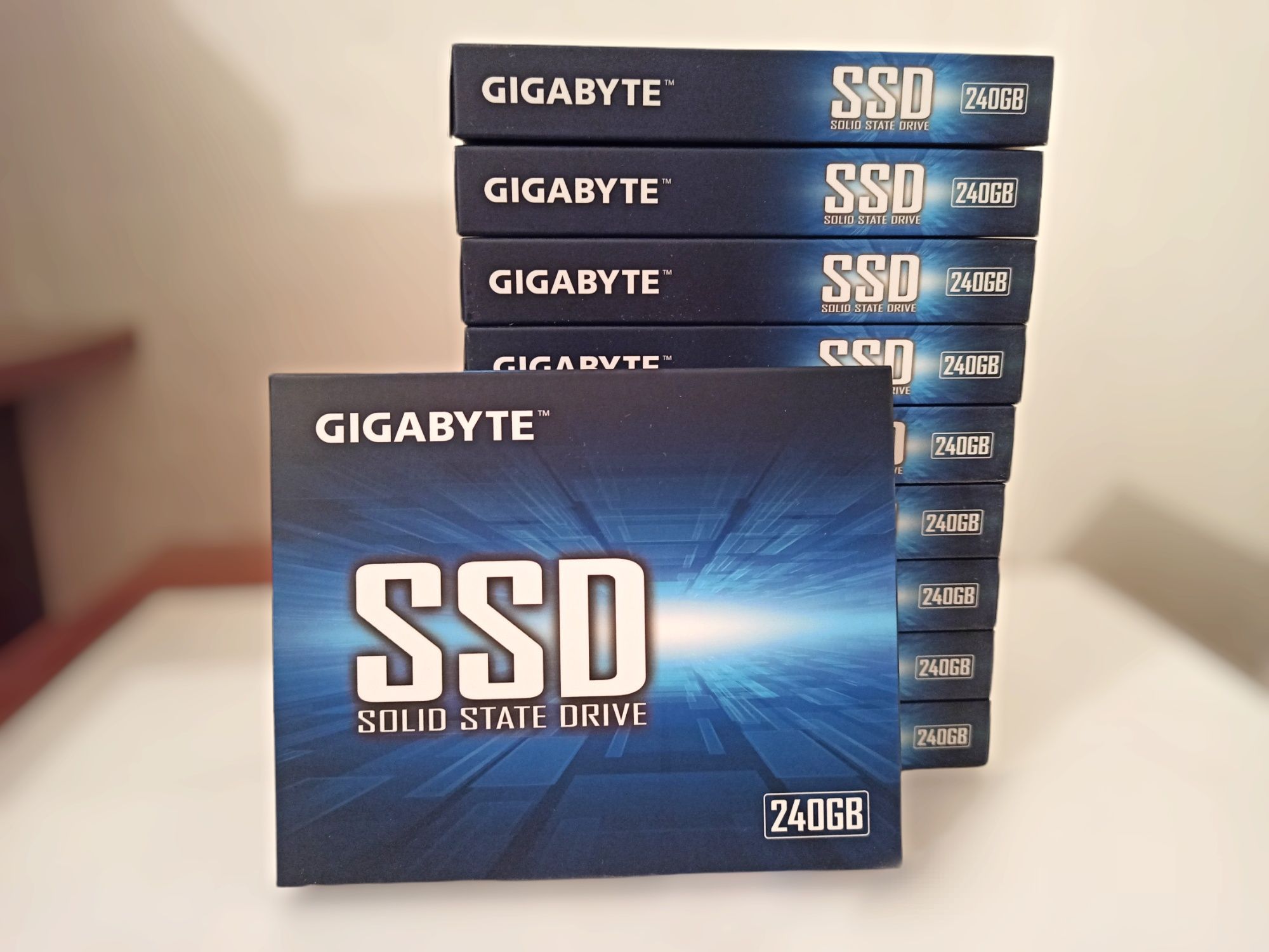 SSD диск Gigabyte 240, 480 Gb новый, продам
