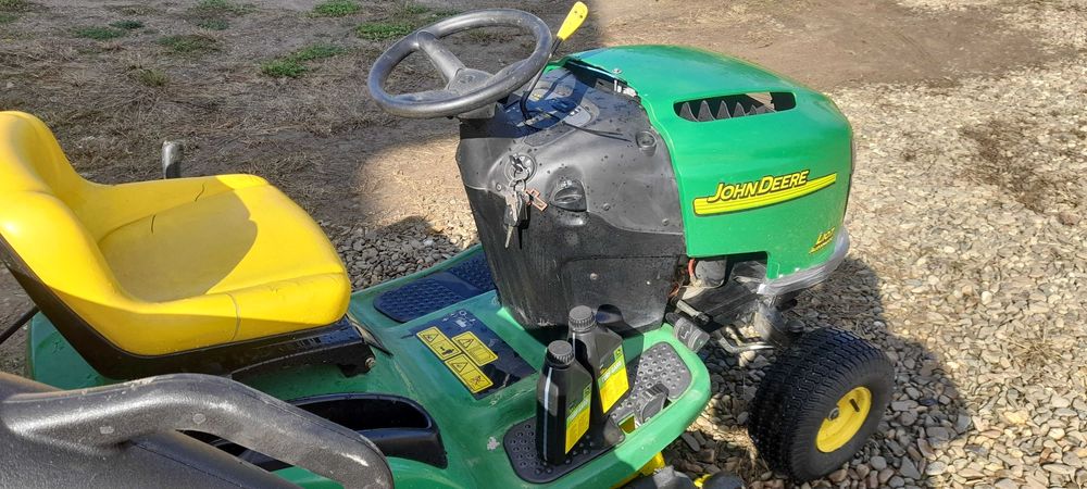Tractoras de tuns iarba JOHN DEERE L 107