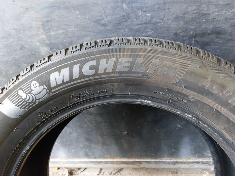 2бр.зимни гуми MICHELIN 215/60/17 96H DOT 2422