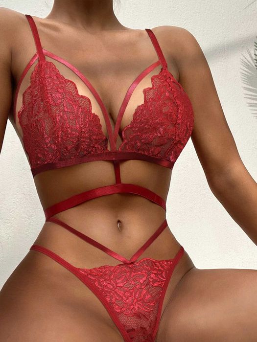 Set lenjerie sexy cu benzi tip harness