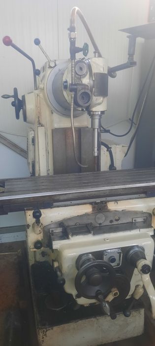 Vând masină de frezat,freza metal Schaublin 53