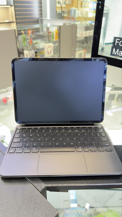 iPad Pro 11 M4 1TB Black + Keyboard