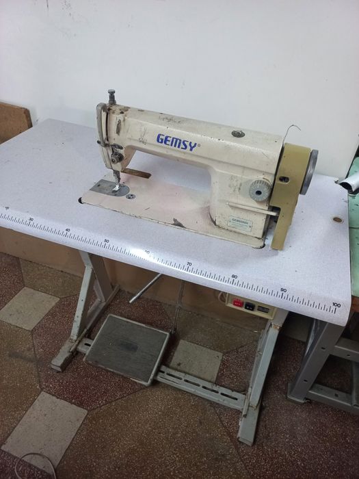 Masina de cusut plană Gemsy