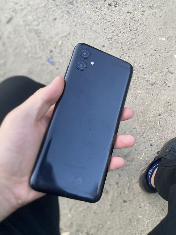 Продам самсунг А04 Е