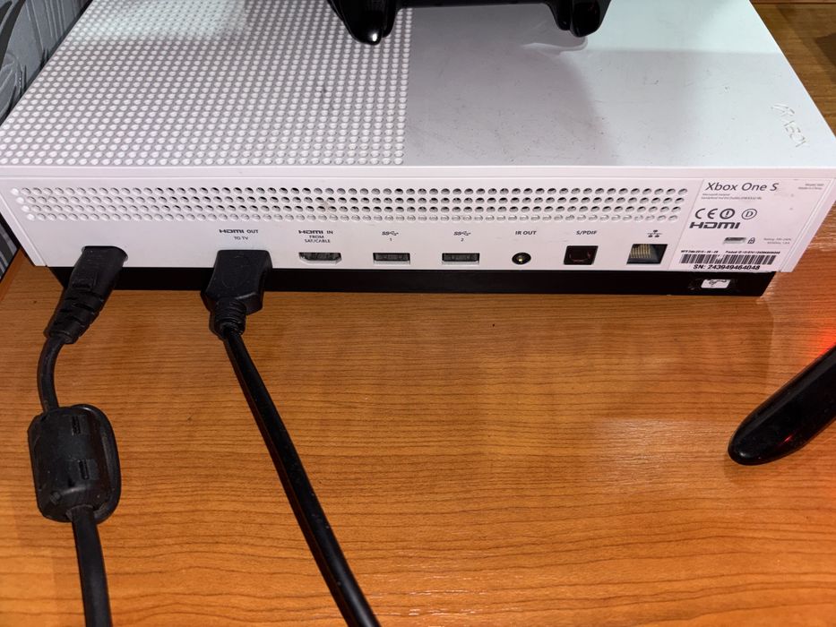 Vand xbox one s sau schimb cu ps4