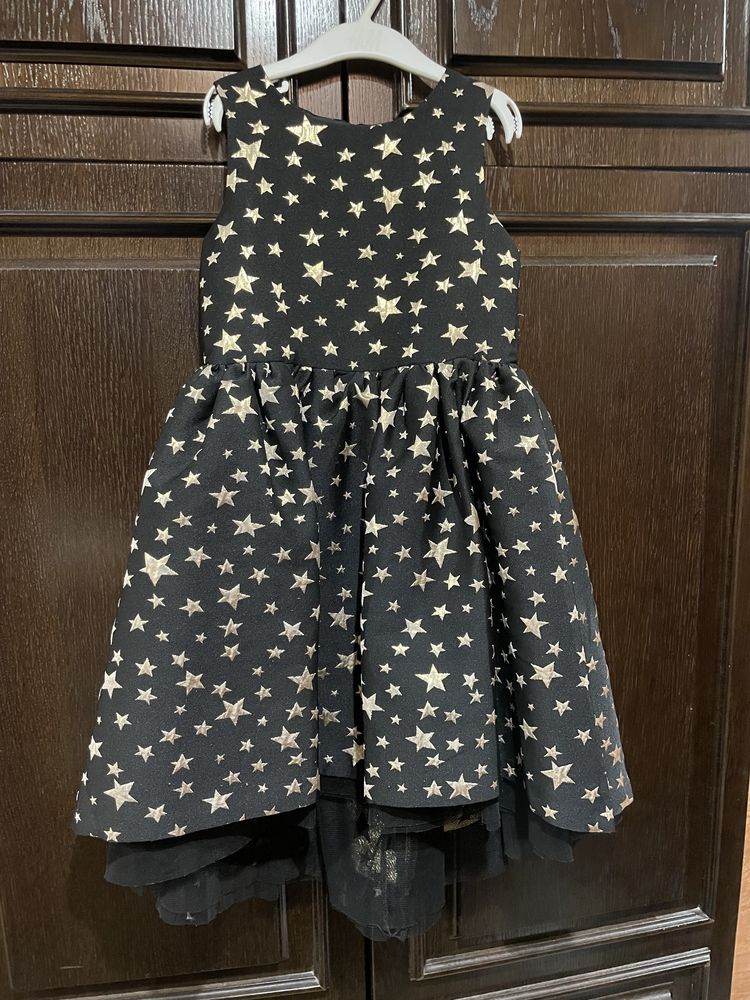 детска рокля на звезди с тюл H&M