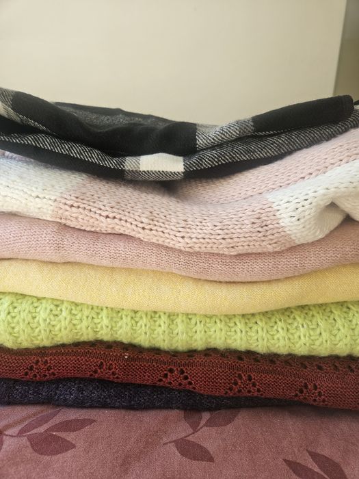 Лот вълнени жилетки/ Пуловер Stradivarius