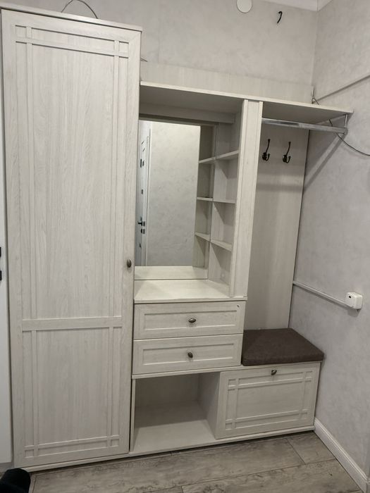 Продам прихожий в хорошем состоянии