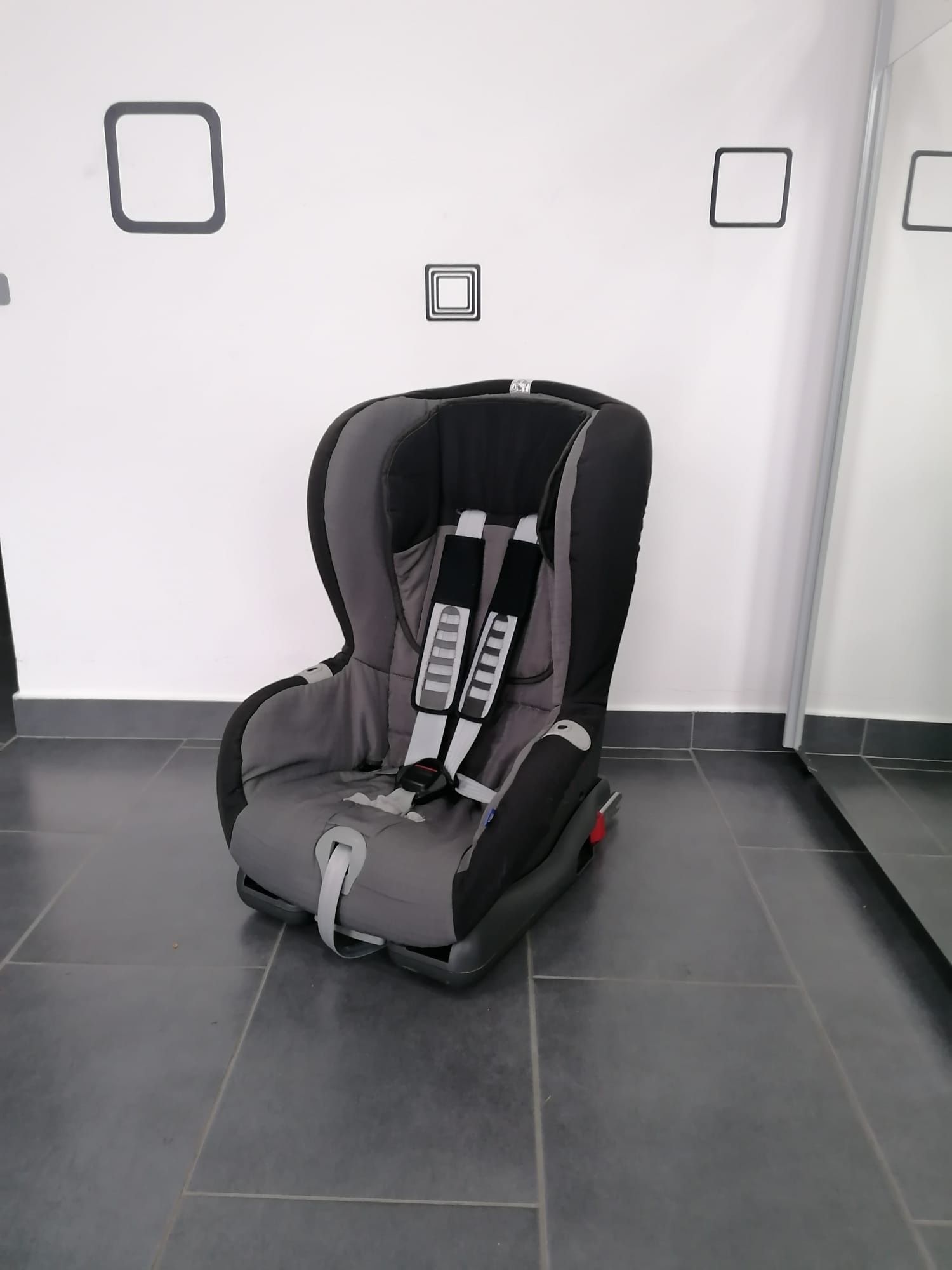 Scaun auto Britax Romer Duo Plus cu isofix pentru copii intre 9 și 18