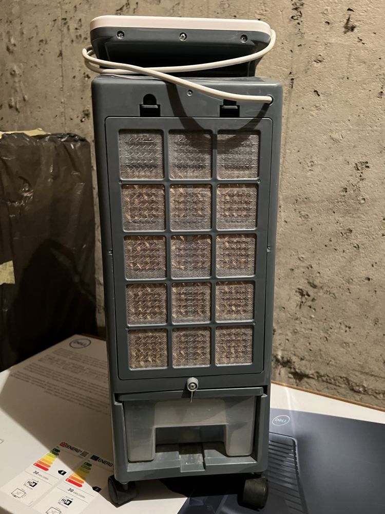 Мобилен охладител Diplomat MCWH 50LTM KN