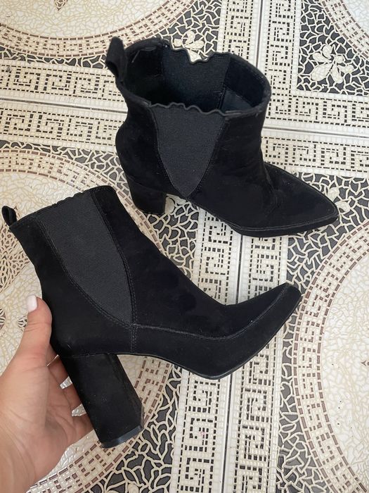 Черни боти на ток H&M