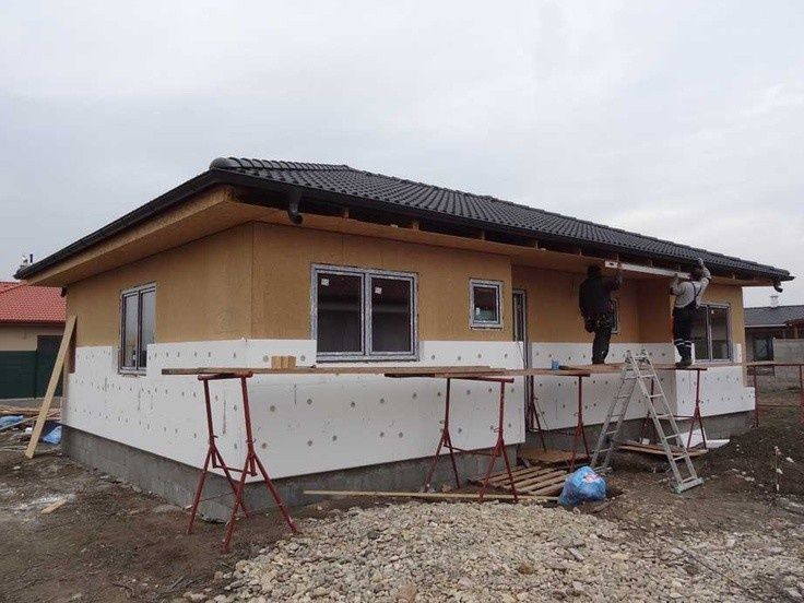 Vând case pe structura metalica