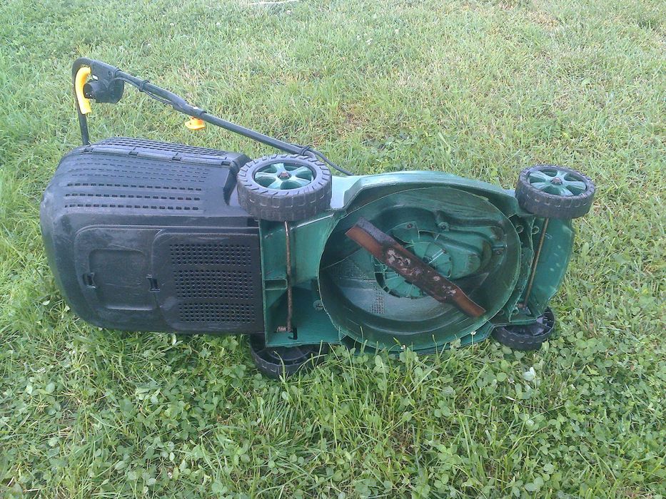 Masina electrica de tuns iarba model FPLM1300 (defecta) fara cos