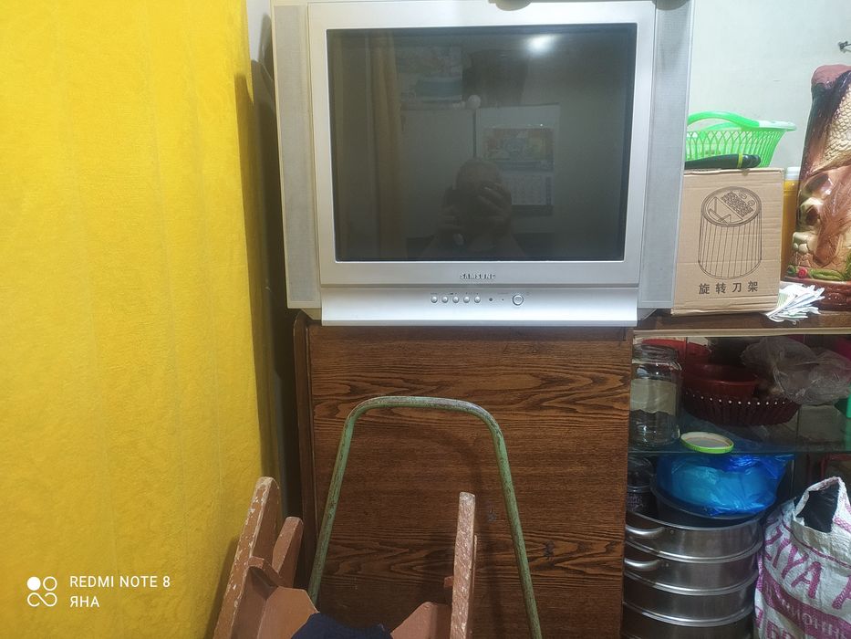 Продам телевизор