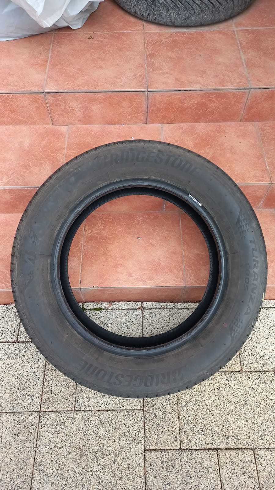 Anvelope de vara  Bridgestone  215/60R17 , 96 H . Noi-noute