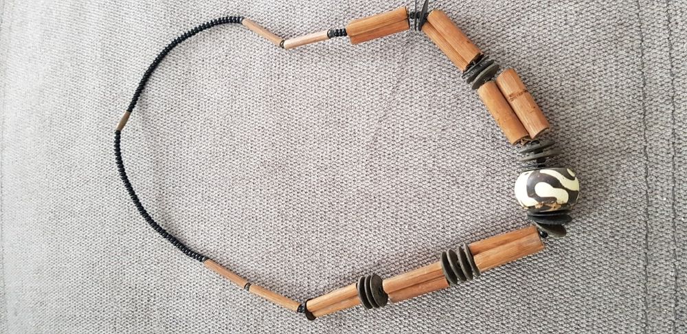 Colier african lucrat manual, 3 modele.