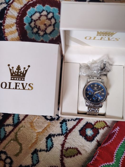 Продается часы новый