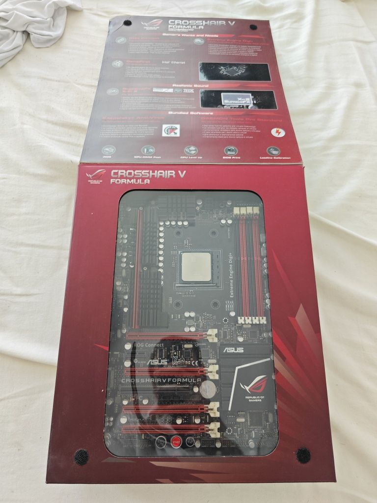 Дъно ASUS Crosshair V Formula ROG + AMD FX 8320 Black Edition.