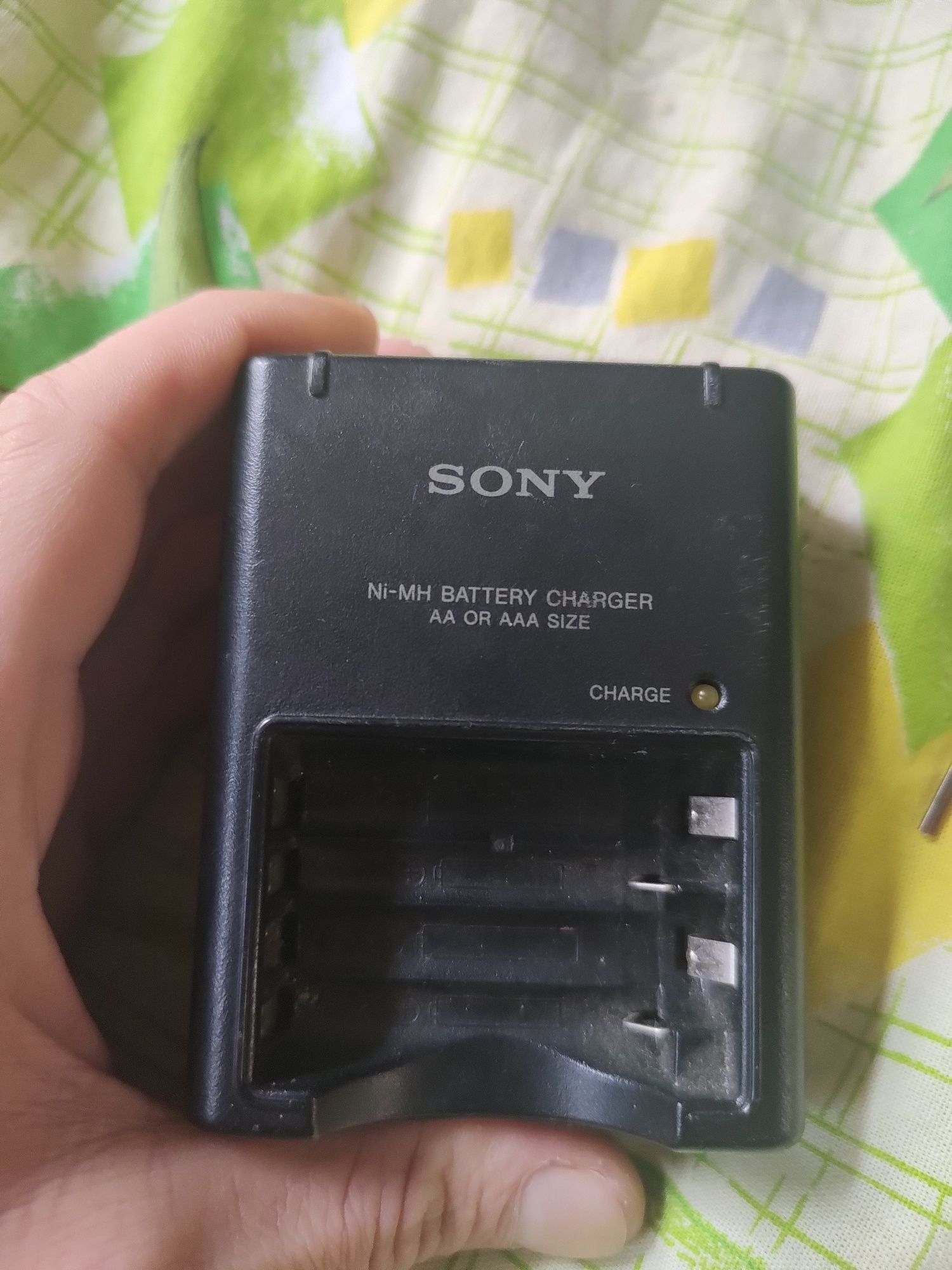 Încărcător Sony.