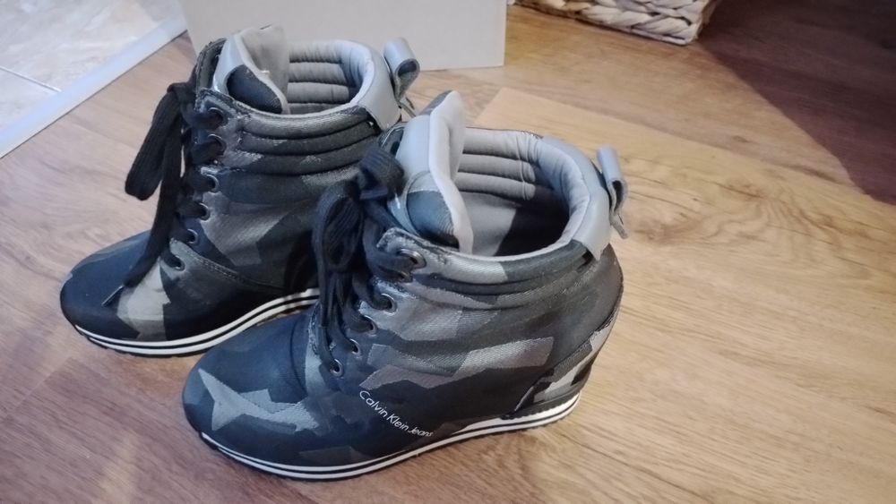 Боти Calvin Klein