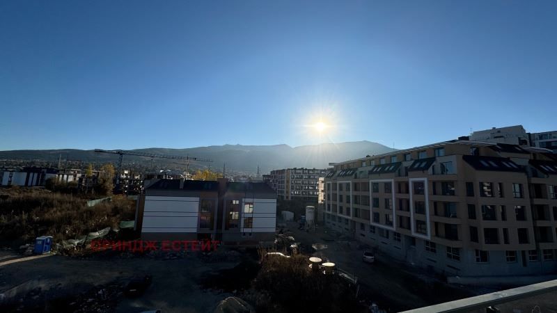 Продава се Двустаен апартамент в София, Малинова долина - 109 кв.м за 1175 €/кв.м - Снимка #1