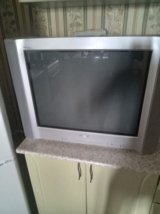 2 Телевизор sony, lg