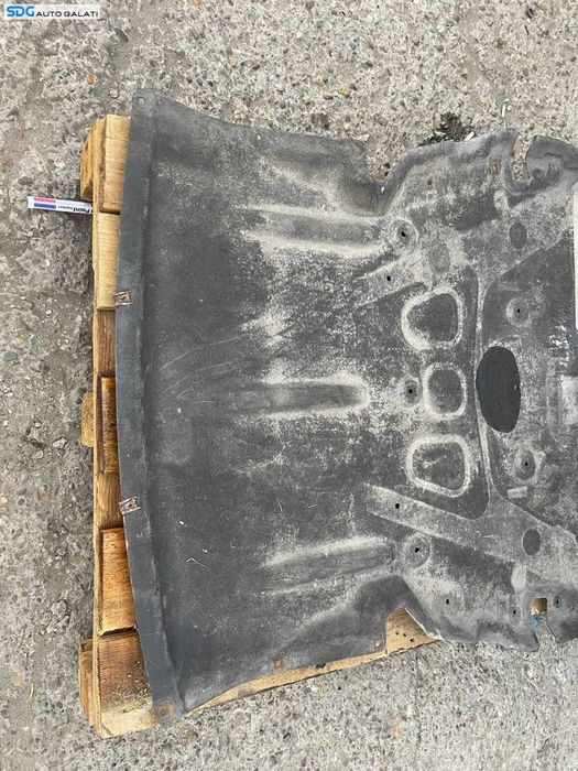 Scut Motor Plastic Material BMW Seria 3 F30 F31 F80 318 320 325 330 2011 - 2018 Cod 7241814 51757241814 [B3233]