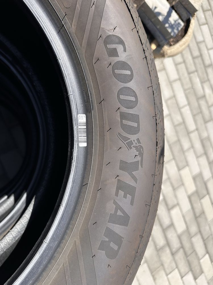 235/65/18 GoodYear Eagle F1 de vara