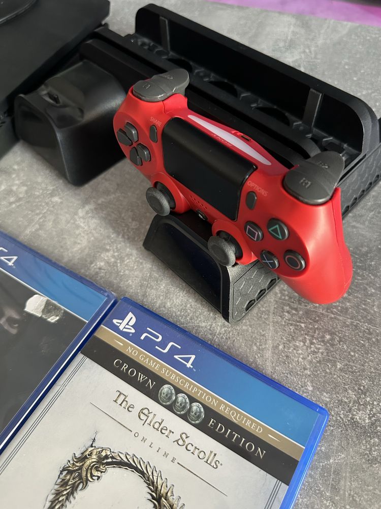 Playstation 4 + accesorii