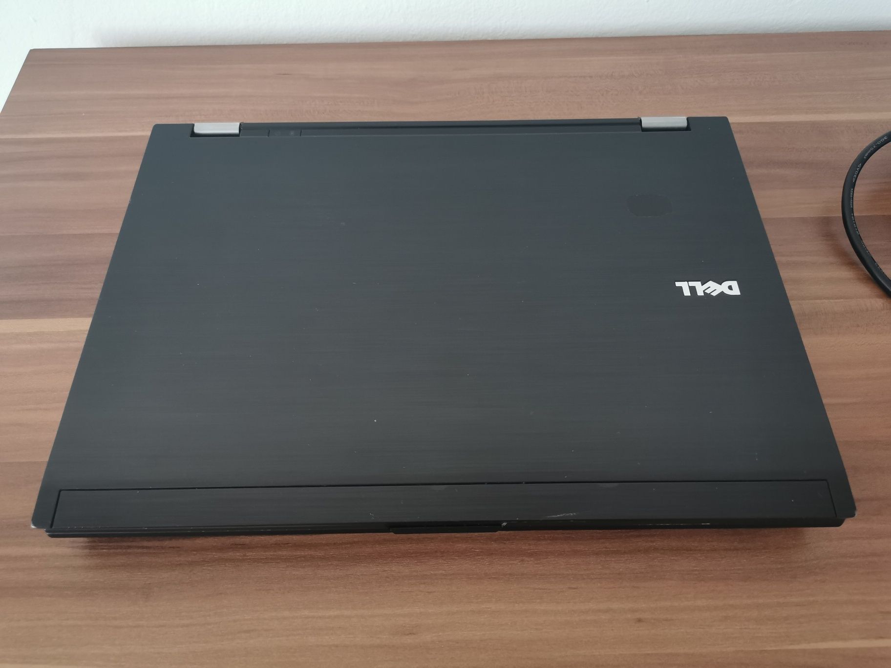 vand/ schimb laptop 14 inch Dell 6400, SSD, tastatura iluminare