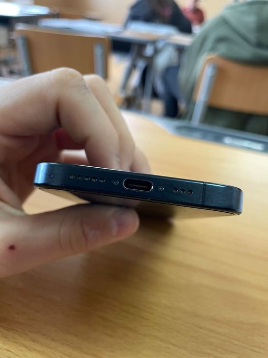 iphone 15 pro impecabil