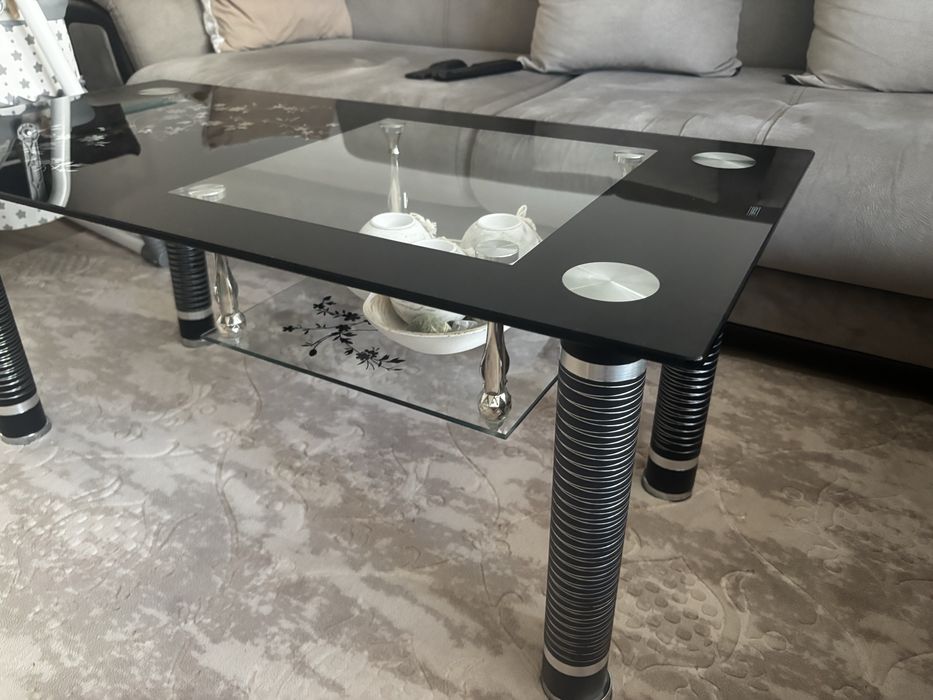 Холна стъклена маса