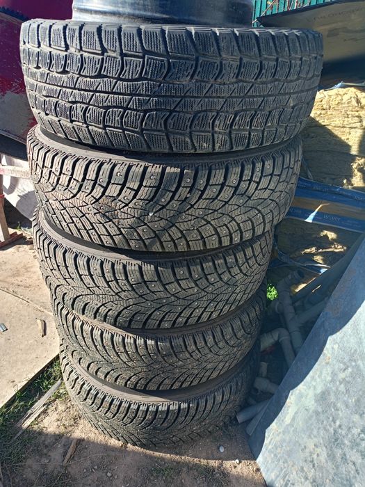 Зимняя резина. Шипованные колёса.