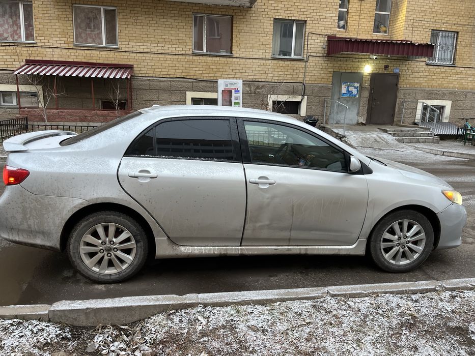 Продам тайоту кароллу 2010 годо на АКПП, активном ходу обьемом 1,8