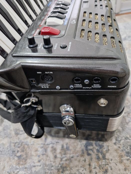 Vând Roland Fr3s