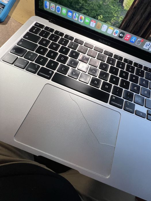 Macbook air 2020 256 gb fara icloud