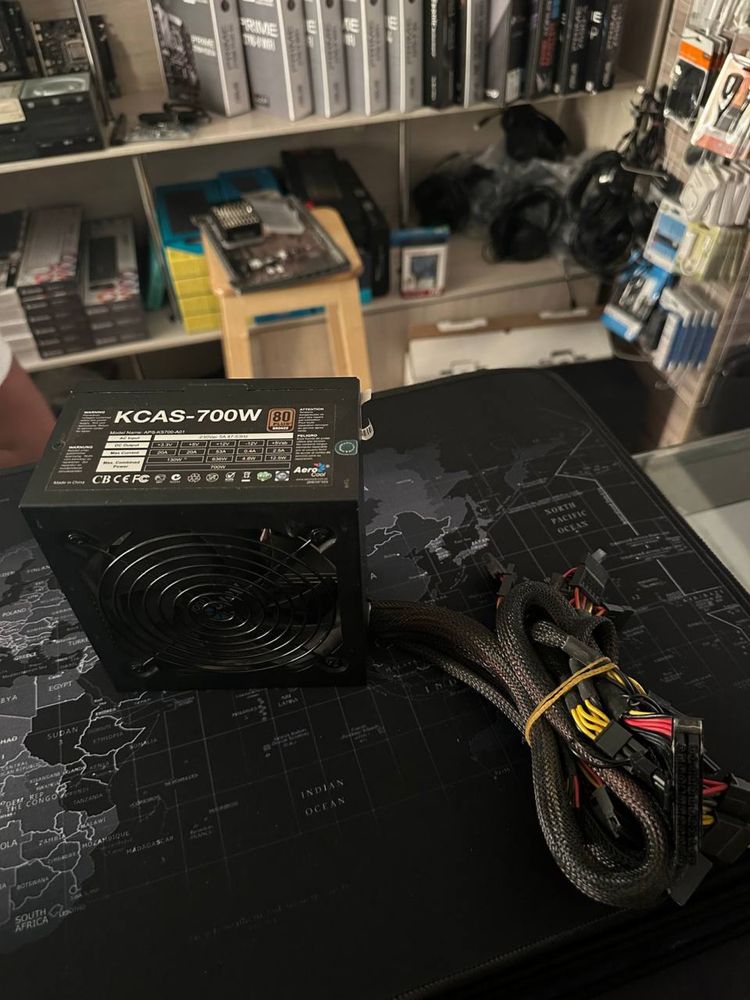 Aerocool KCAS 700w  80 Plus Bronze