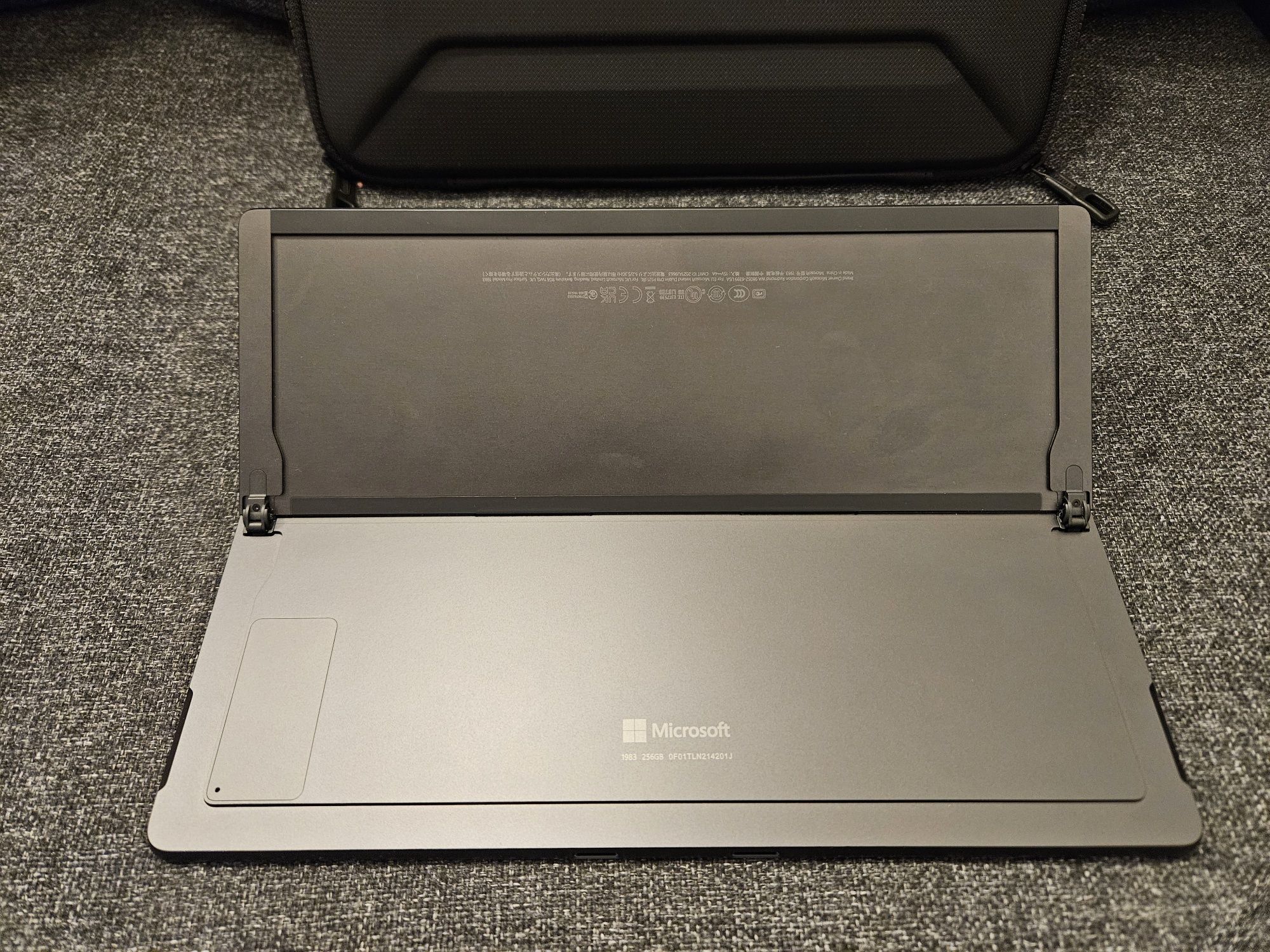 Tableta Microsoft Surface Pro 8 i5-1135G7 8GB 512GB SSD Iris Xe Win 11