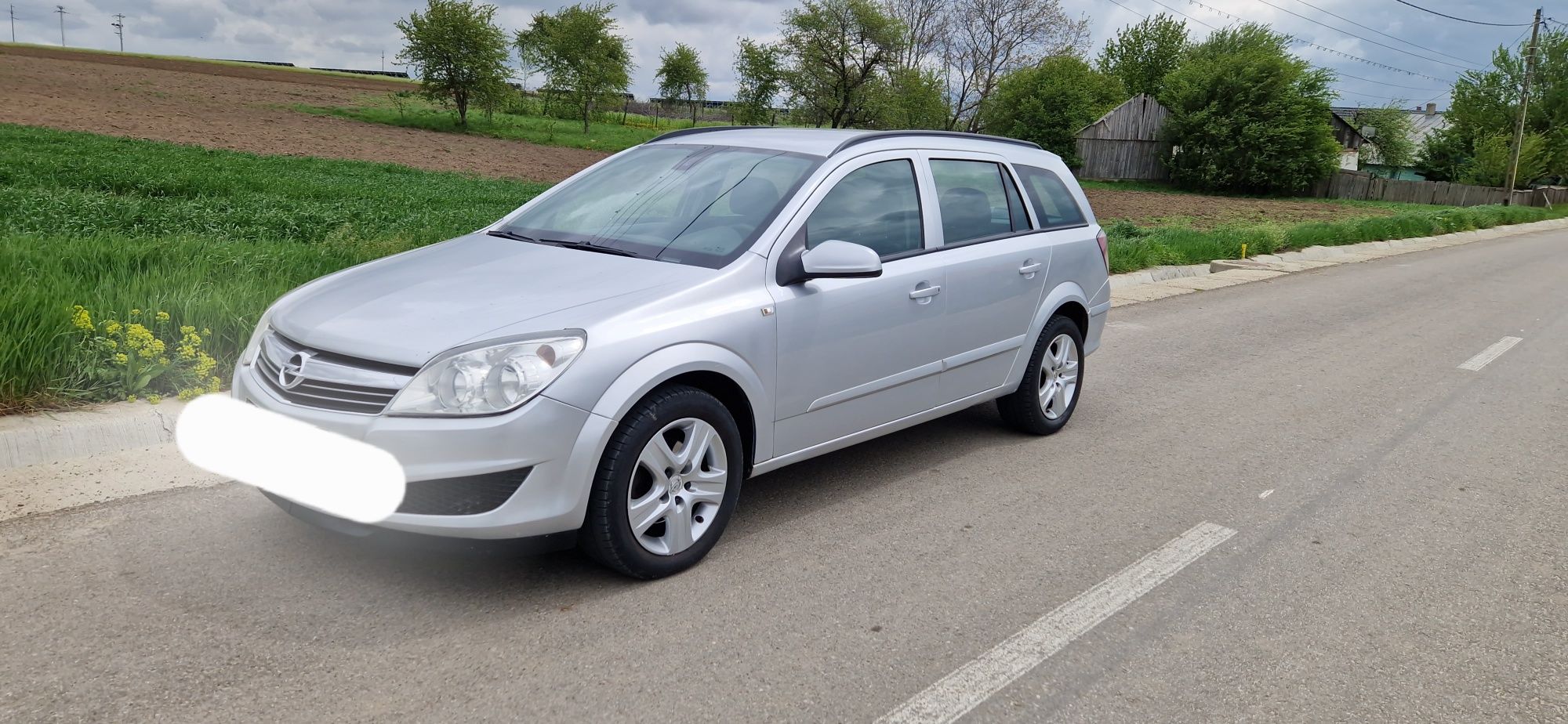 Vând Opel astra H model 2009