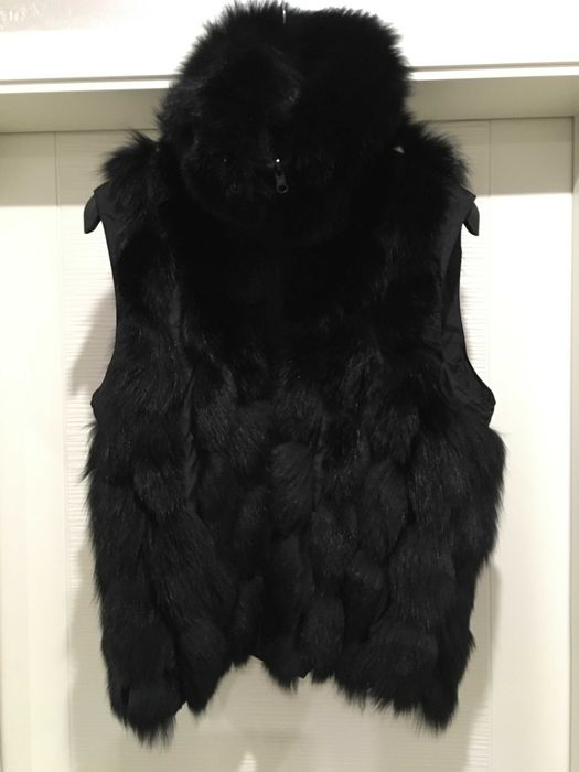 Елек с естествен косъм лисица е черно L