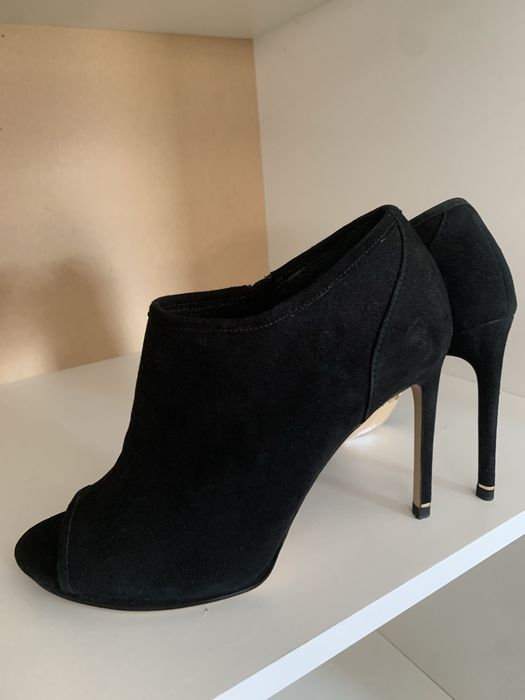 Botine negre piele Intoarsa Masimo Dutti , marime 40