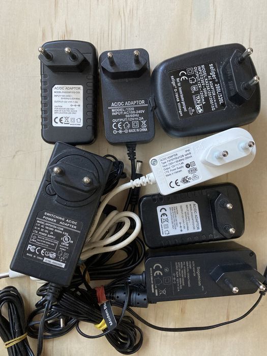 Adaptor AC 12v 1A . Transformator AC 9v. Alimentator 6v. Sursa 30v