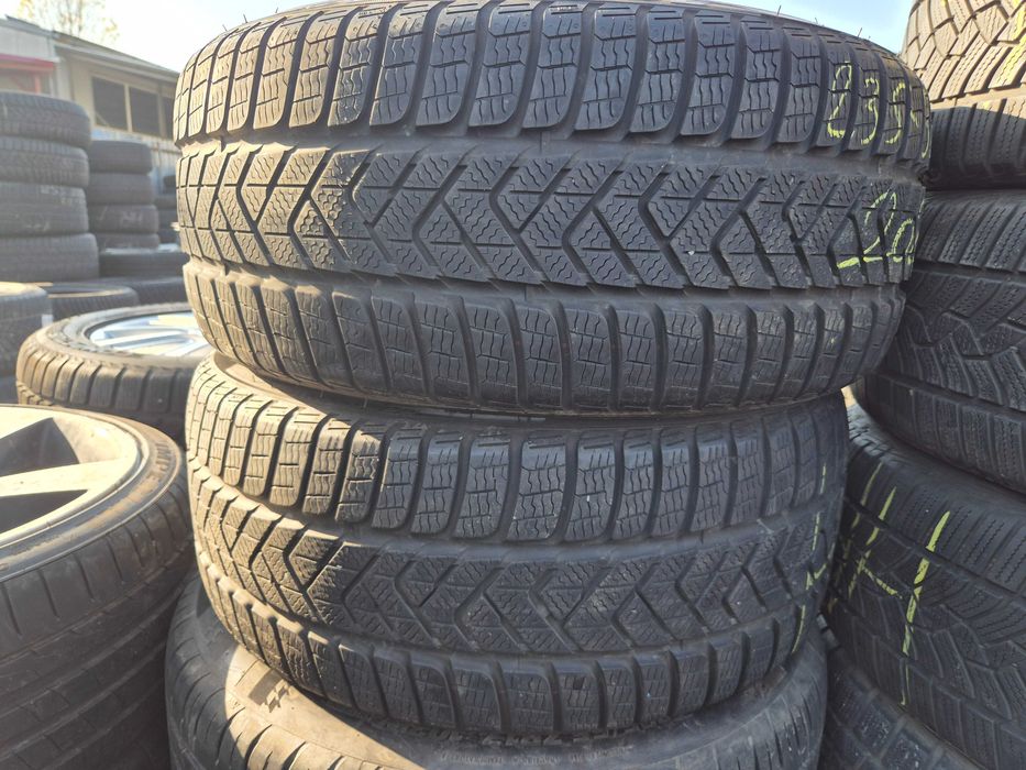 2 Anvelope de IARNA - 235/35/19 - PIRELLI - APP NOI DOT 2022